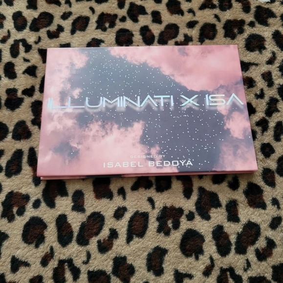 SOLD! Illuminati X Isa Palette - Picture 2 of 3